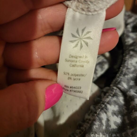 Athleta skirt medallion size small - Picture 4 of 4